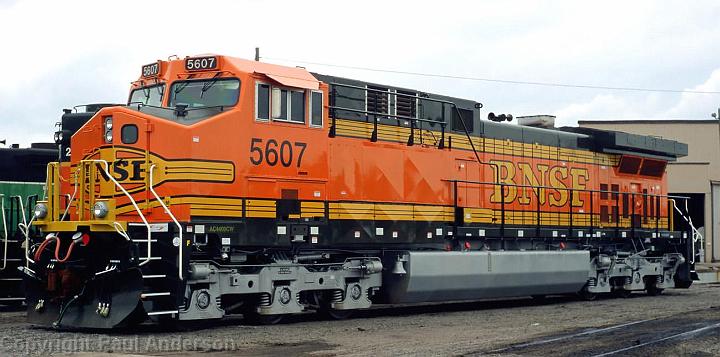 BNSF 5607 AC4400CW.jpg